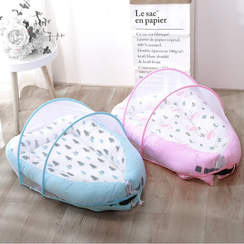 Brightbebe Comfortable and Breathable Baby Lounger Portable Baby Nest with Mosquito Net for Sleep and Bedding
