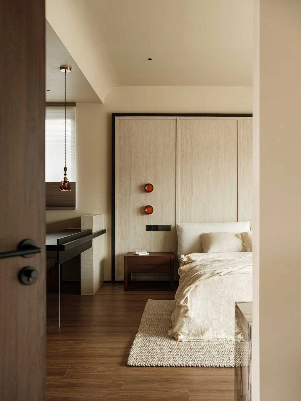 Customizable Simple Modern Solid