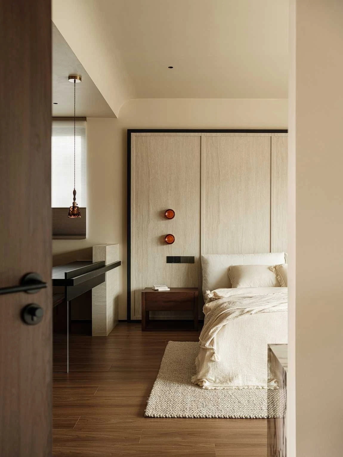 Customizable Simple Modern Solid