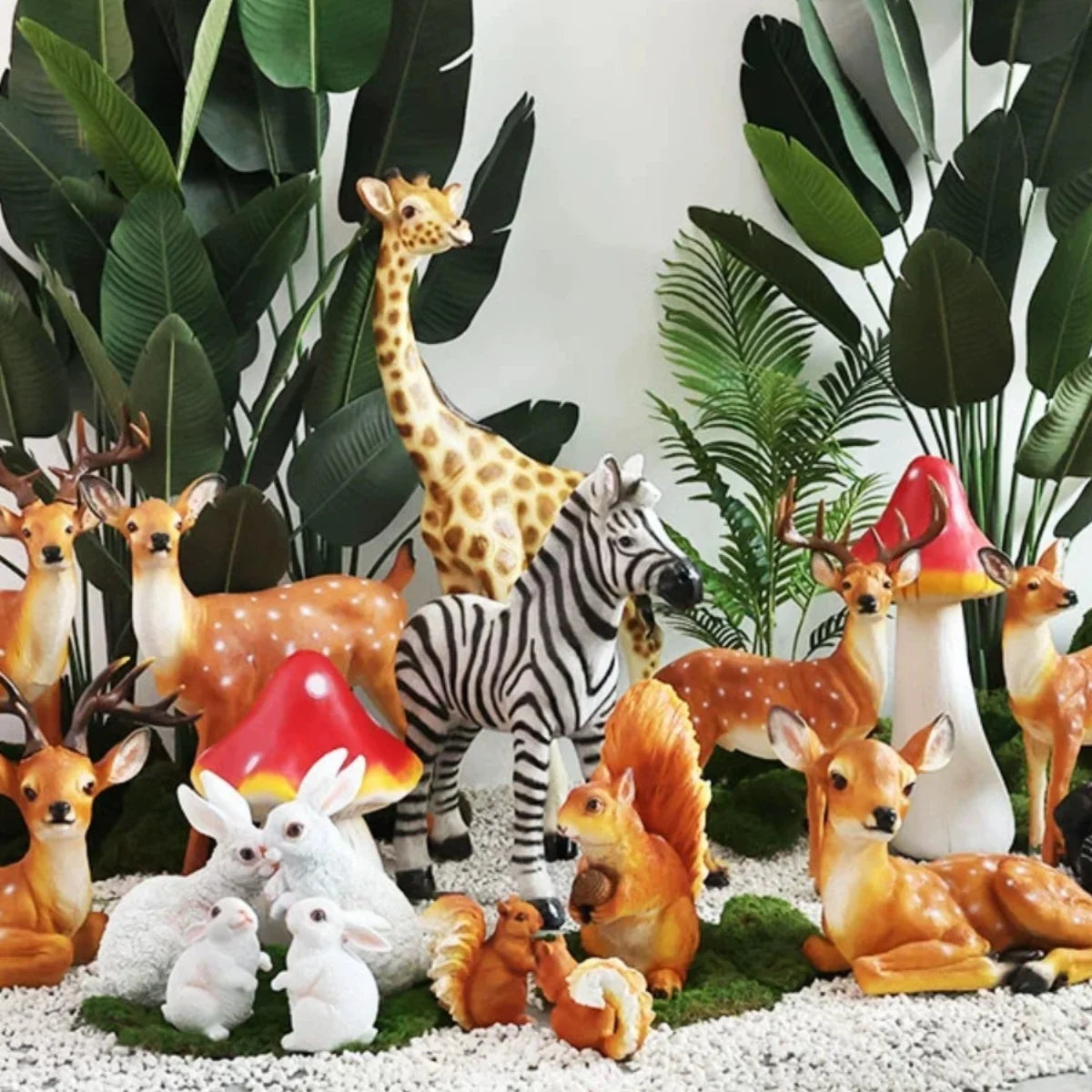 Custom Life Size Fiberglass Animals Statue Wedding Decoration Outdoor Garden Sculptures Rabbit Giraffe Sika Deer Squirrel Model