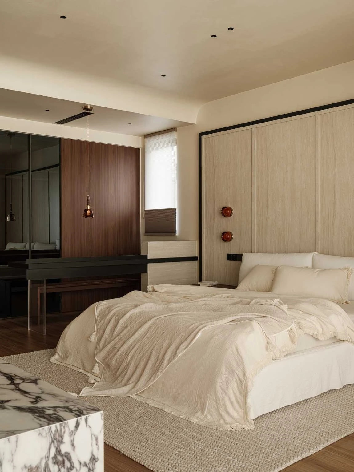 Customizable Simple Modern Solid