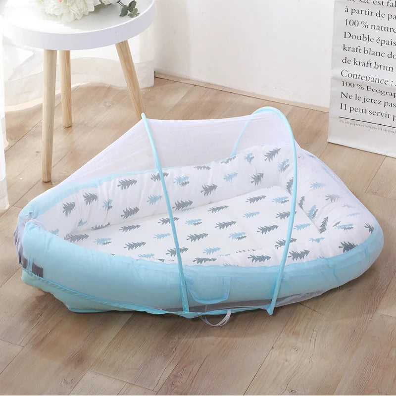 Brightbebe Comfortable and Breathable Baby Lounger Portable Baby Nest with Mosquito Net for Sleep and Bedding