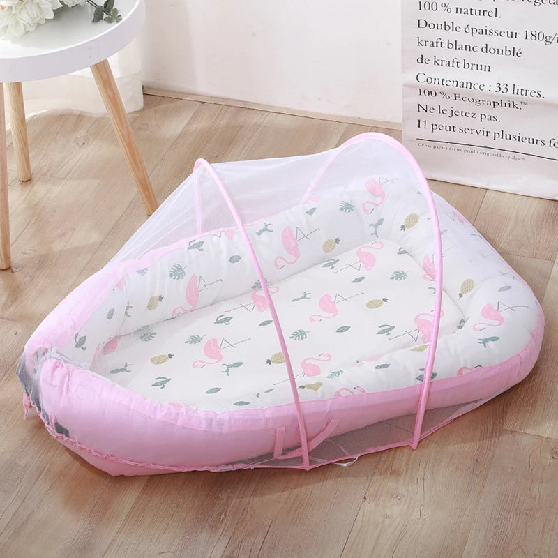 Brightbebe Comfortable and Breathable Baby Lounger Portable Baby Nest with Mosquito Net for Sleep and Bedding