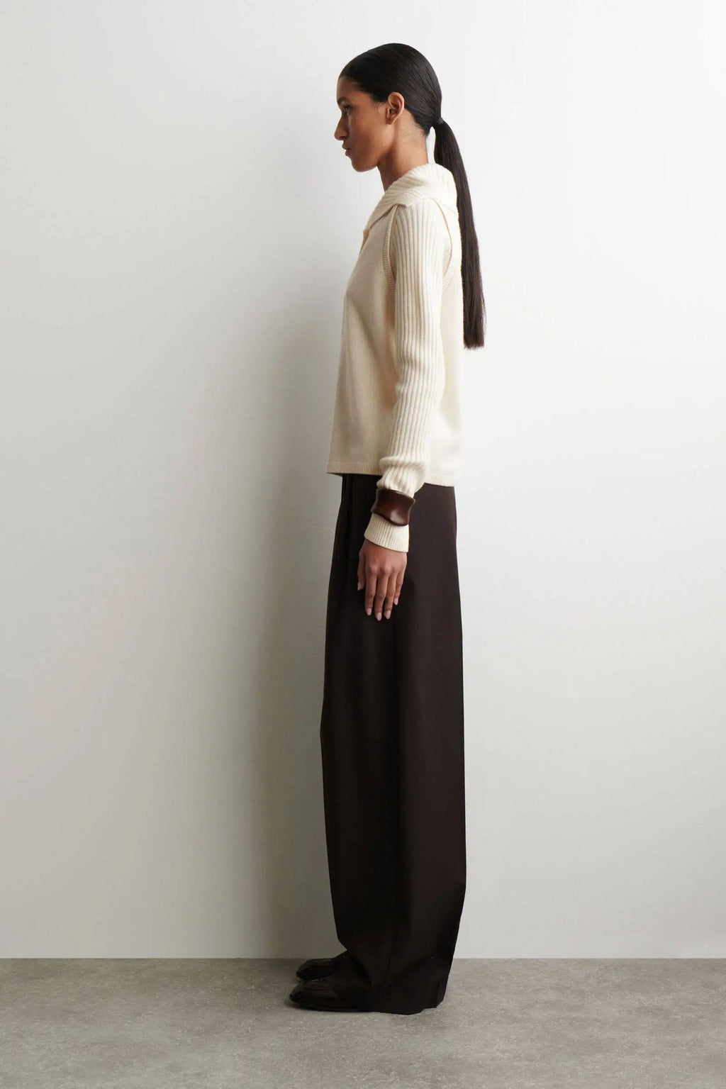 Ethereal MD 2026 Cosmod Spring New Style of Women's Shaping-Style Layered Beige Wool Blend Knitted Sweater
