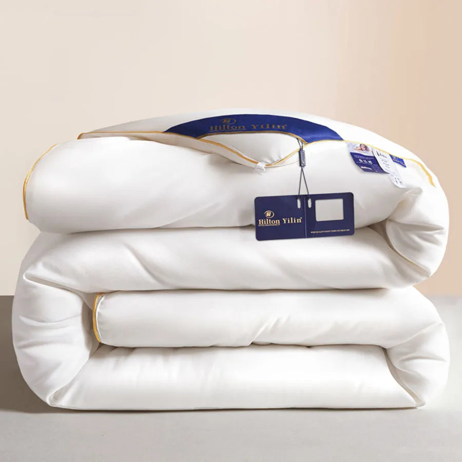 Hotel Style Silk Quil