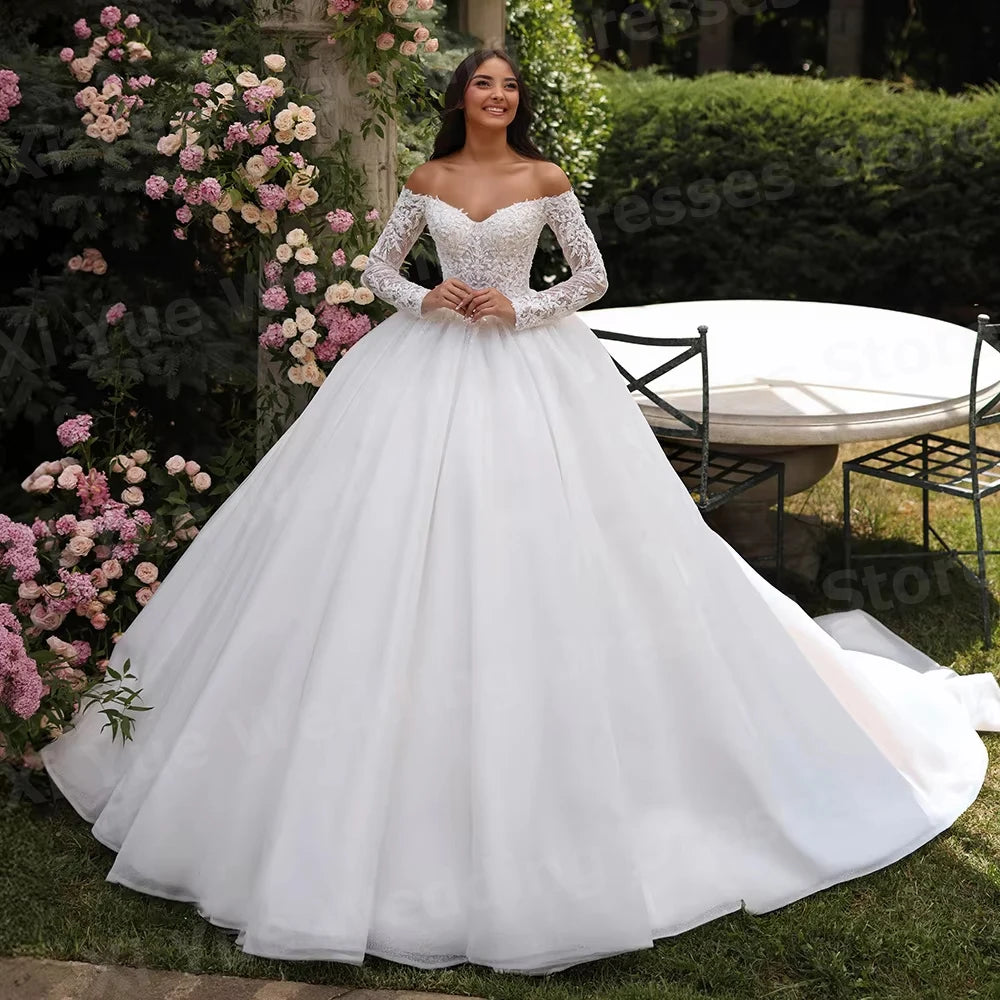 Luxurious A Line Women's Off The Shoulder Wedding Dresses Lace Appliques Bride Gowns Customized