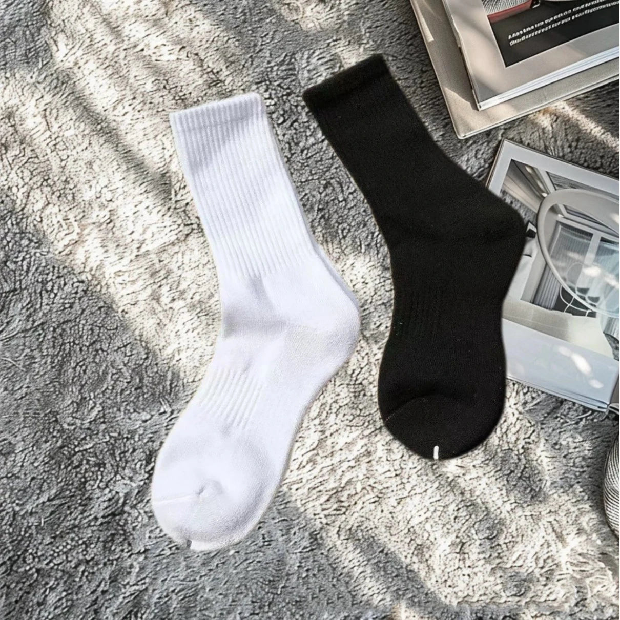 20 Pairs Pure Cotton Men's High Socks Classic Black White Breathable Sweat-Absorbent Warm Elastic Sports Socks