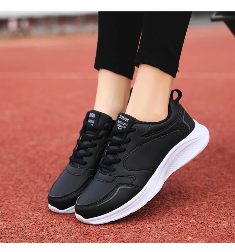 Autumn and Winter Leather Outdoor Running Shoes for Women Flat Sports Casual Shoes for Women White Shoes Large Size Travel