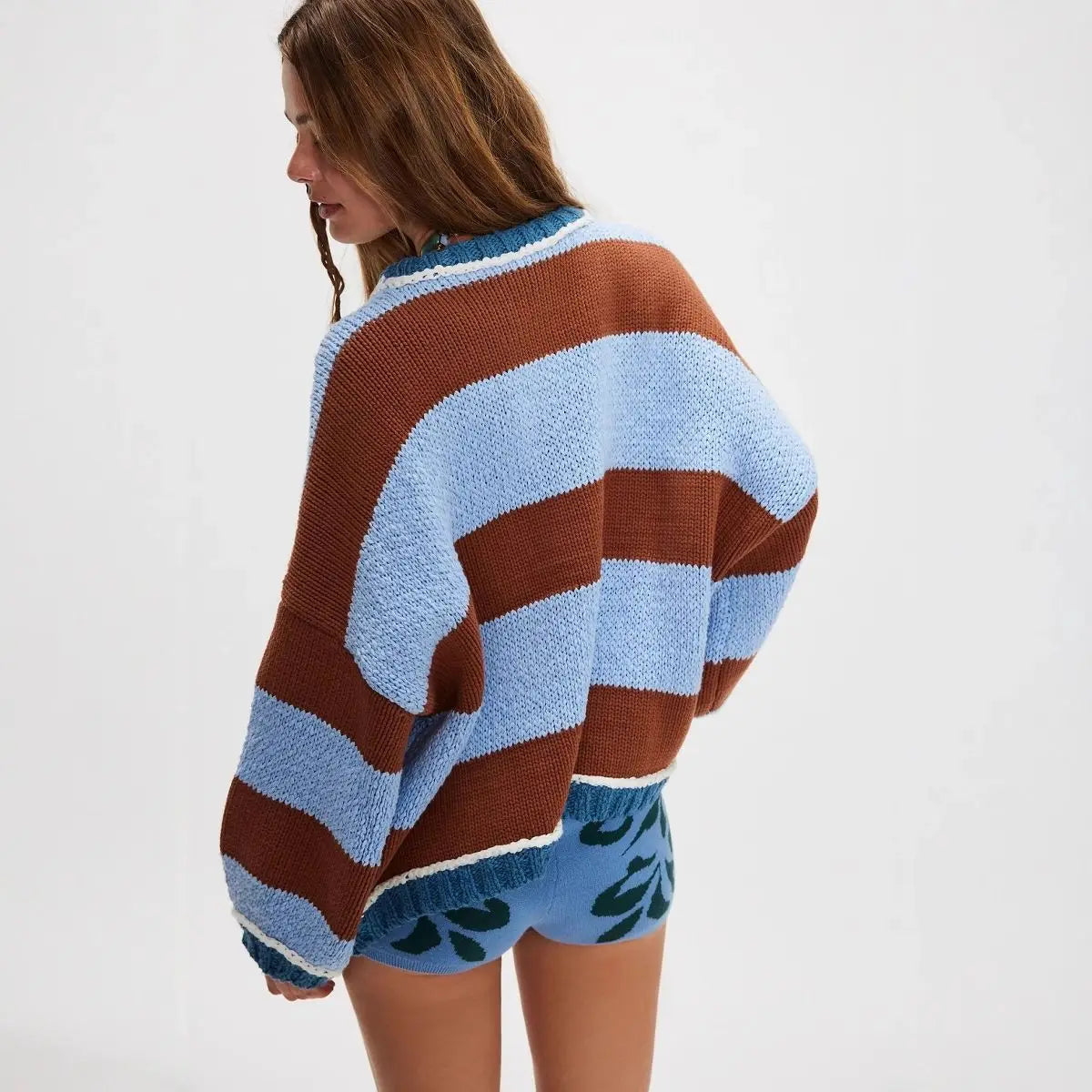 2025 Autumn/Winter Color-Contrasting Stripes