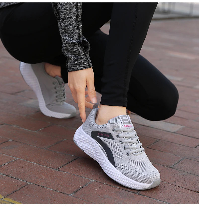 Women's Sports Shoes Comfortable Running Shoes Flying Knit Versatile Lace-Up Casual Shoes For Women Breathable And Fashionable