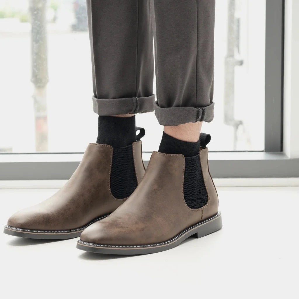 Men's 2026 Casual Comfortable Retro Chelsea Boots Fashion Leather
