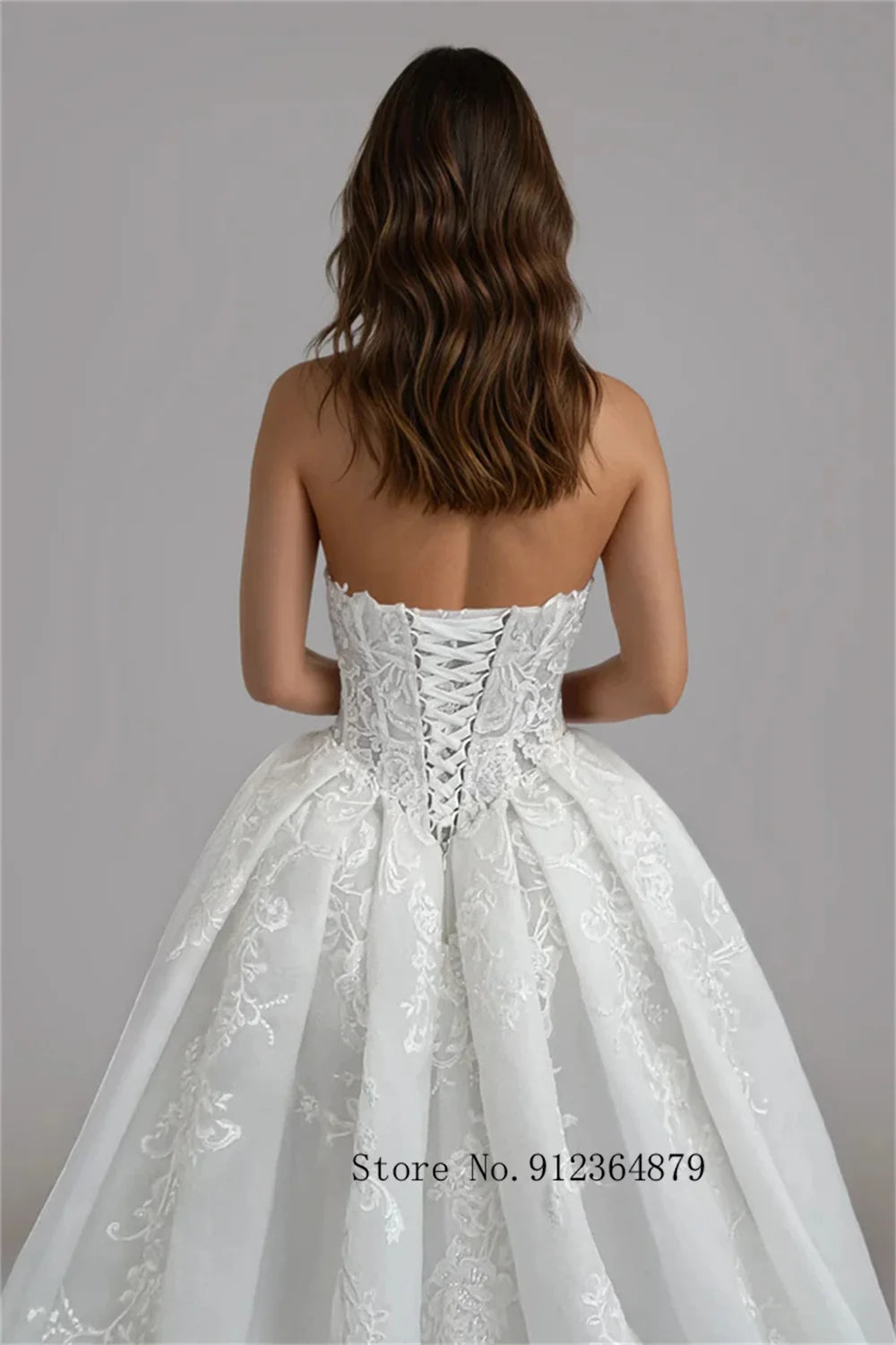 Luxurious Sweetheart Lace Applique