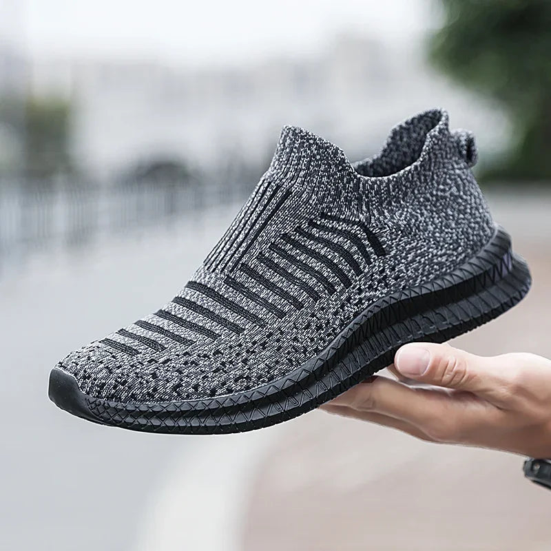 2025 Breathable Men Casual Shoes Lightweight Outdoor Male Walking Shoes Anti-slip Men's Sneakers Slip on Flats Vulcanized Shoes