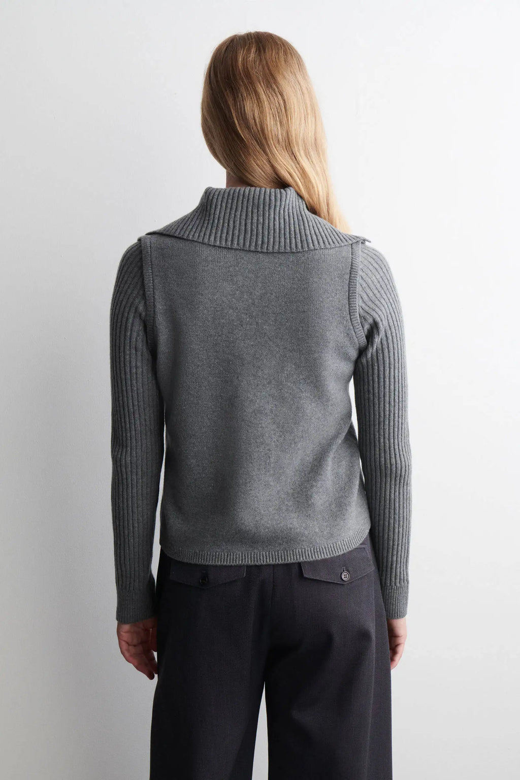 Ethereal MD 2026 Cosmod Spring New Style of Women's Shaping-Style Layered Grey Wool Blend Knitted Sweater