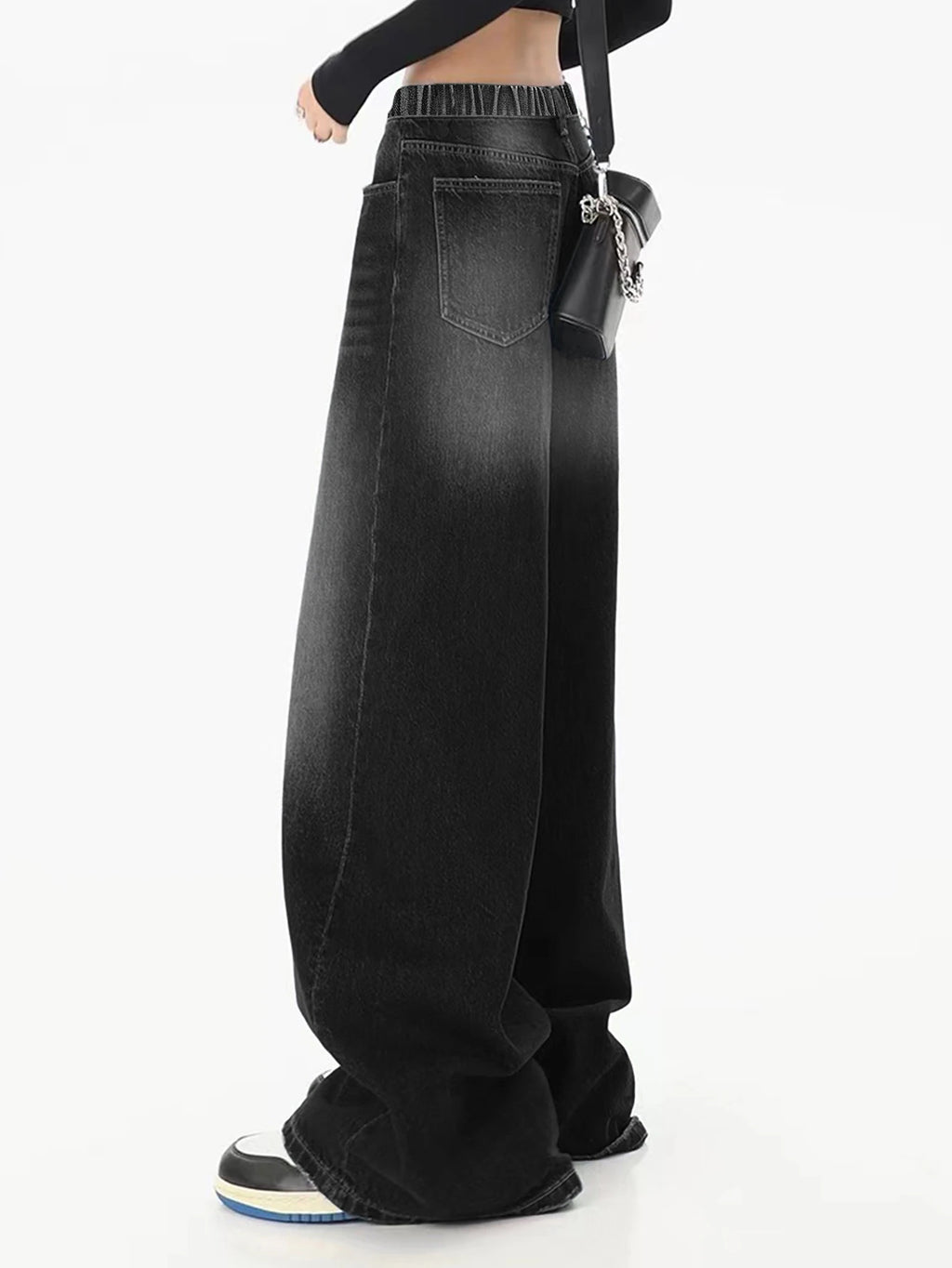 Vintage black washed loose straight-leg jeans for girls - a casual, long, wide-leg fashionable pants