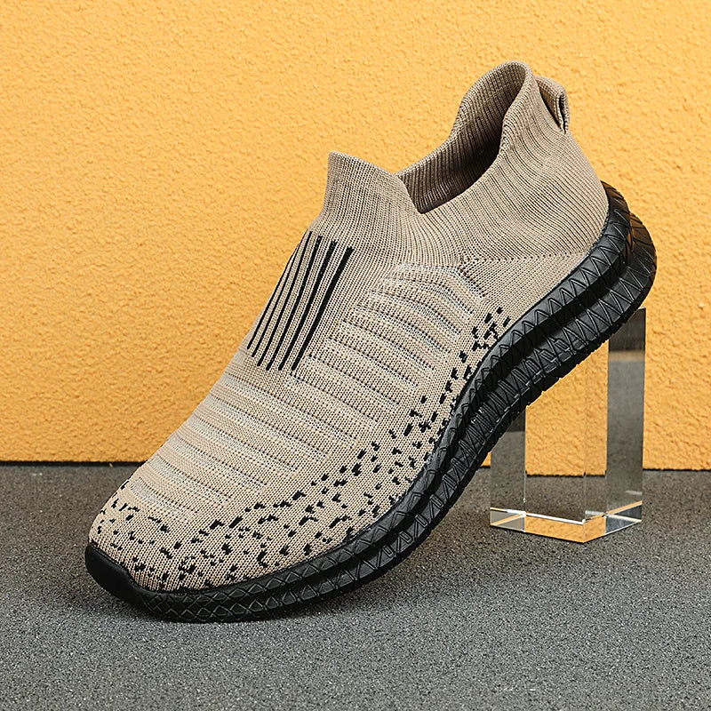 Breathable Men's Casual Shoes Lightweight Outdoor Male Walking Shoes Anti-slip Men's Sneakers Slip-on Flats Vulcanized Shoes 2023