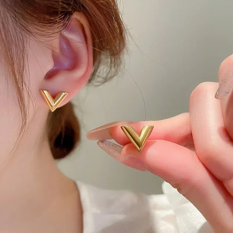 Korean Fashion V Letter