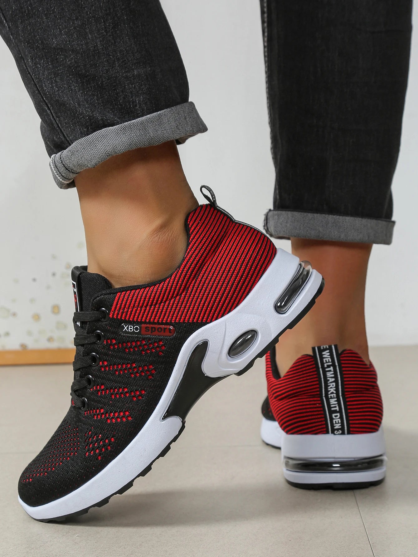 Men's breathable lace-up running