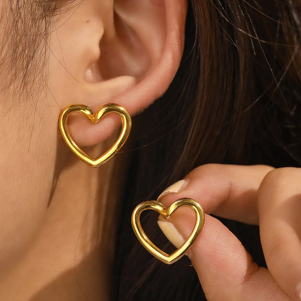 Europe and The United States Fashion Gold Color Pleated Heart Drop