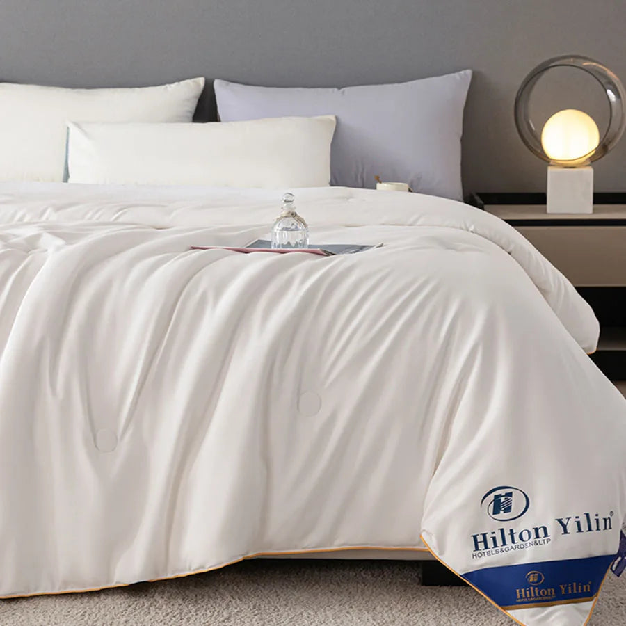 Hotel Style Silk Quil
