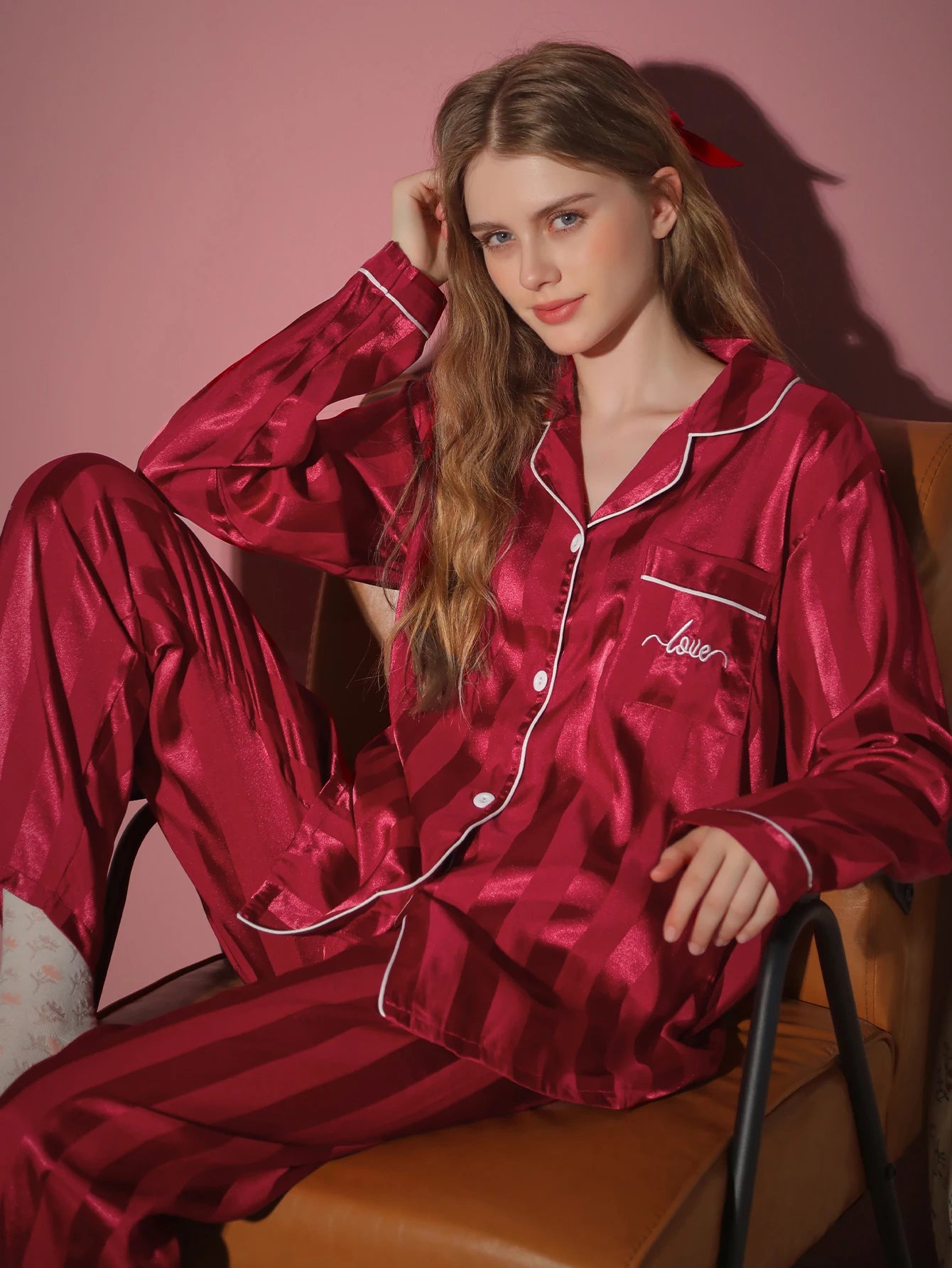 2-Piece Women's Long Sleeved Pajama Set with Embroidered Cardigan