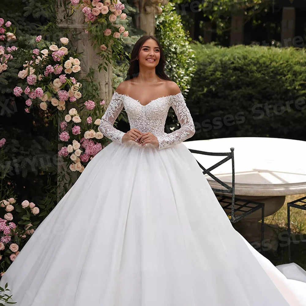 Luxurious A Line Women's Off The Shoulder Wedding Dresses Lace Appliques Bride Gowns Customized