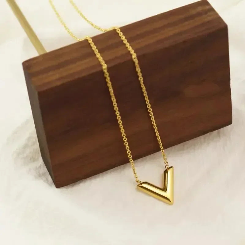 Korean Fashion V Letter