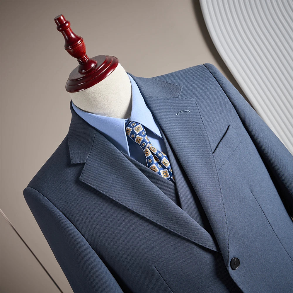High-end men's wool suit